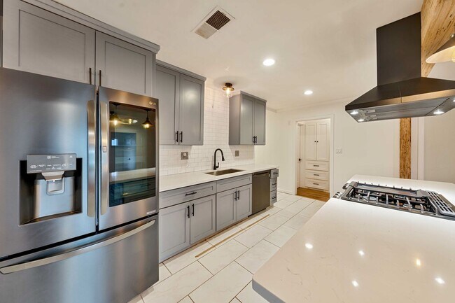 Building Photo - Charming Fully Remodeled 3-Bedroom Home wi...