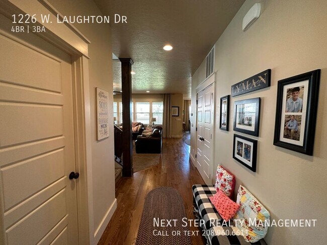 Building Photo - 4 Bed 2.5 Bath in Paramount Subdivision - ...