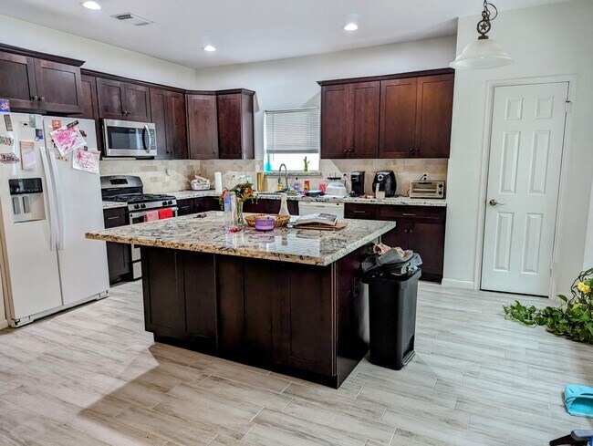 Building Photo - 6123 Arcadian Shores Dr