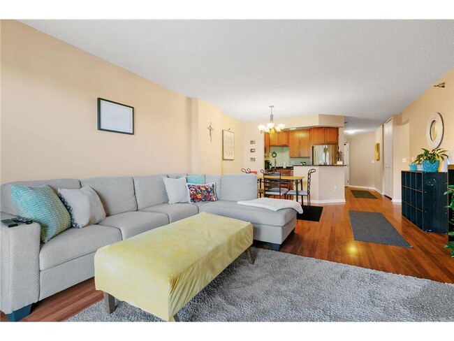 Building Photo - 401 S 1st St