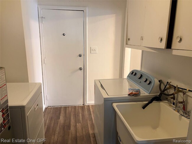 Foto del edificio - 11304 Jackson Ave