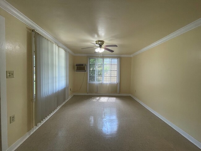 Building Photo - House: Delmont Place
