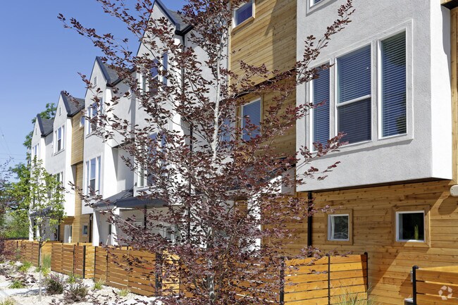 Building Photo - Spring Run Townhomes
