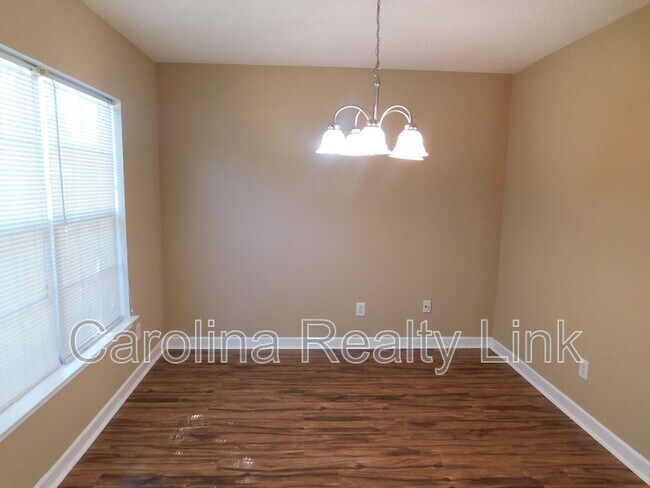 Foto del edificio - 7905 Shiny Meadow Ln