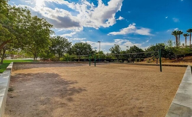 Foto del edificio - 3055 Sunrise Heights Dr
