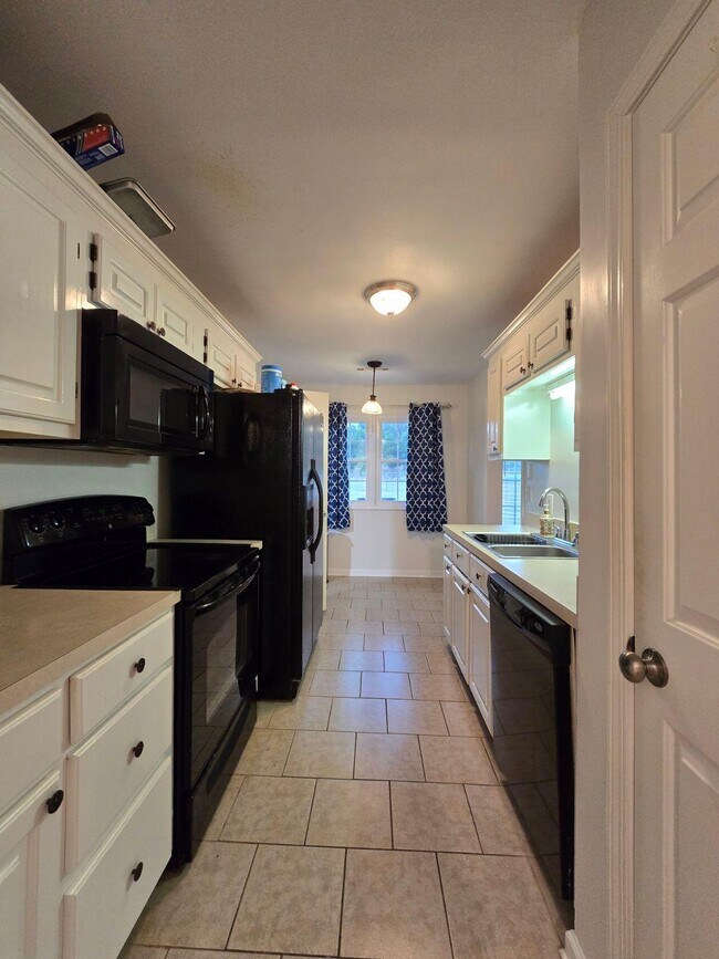 Building Photo - 5945 Lost Creek Dr