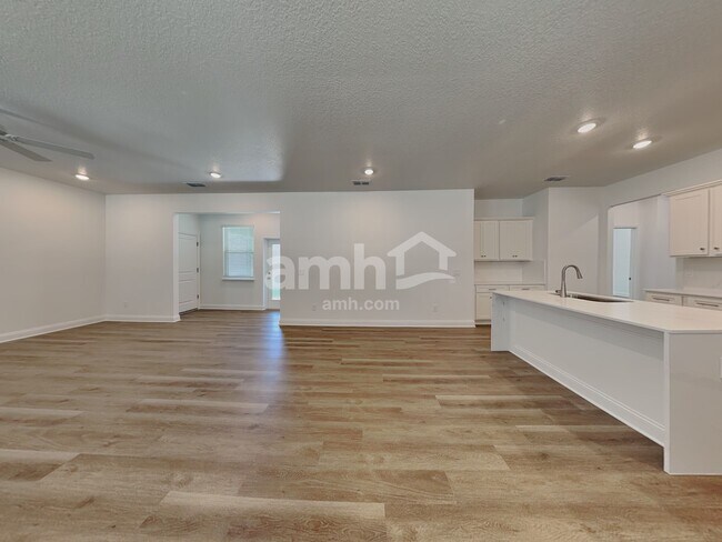 Foto del edificio - 16373 Aubergine Aly