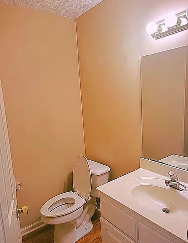 Foto del edificio - 21899 Williamsburg Dr