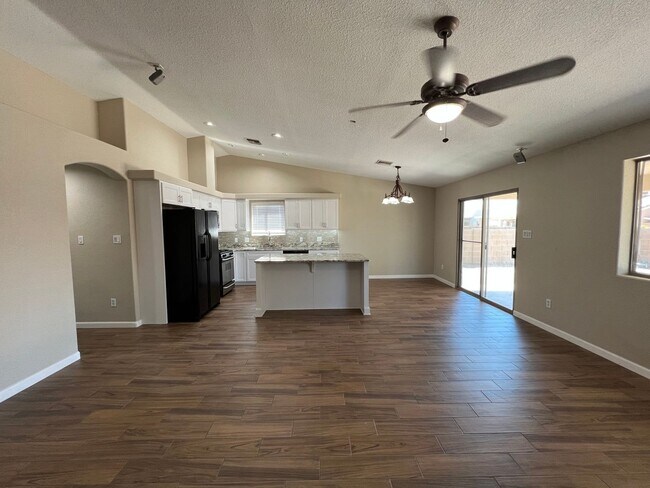 Building Photo - CULDESAC HOME IN ESTRELLA!