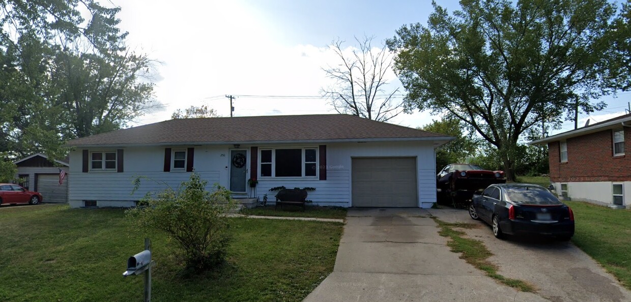 Foto principal - 2511 Nelwood Dr