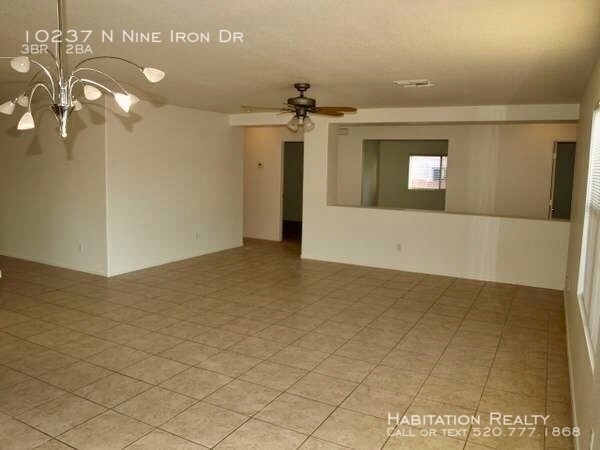 Building Photo - Spacious 3BD/2BA in The Villages of La Canada