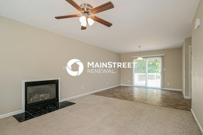 Building Photo - 3 Bedroom Pet-Friendly Home in Crystal Cit...