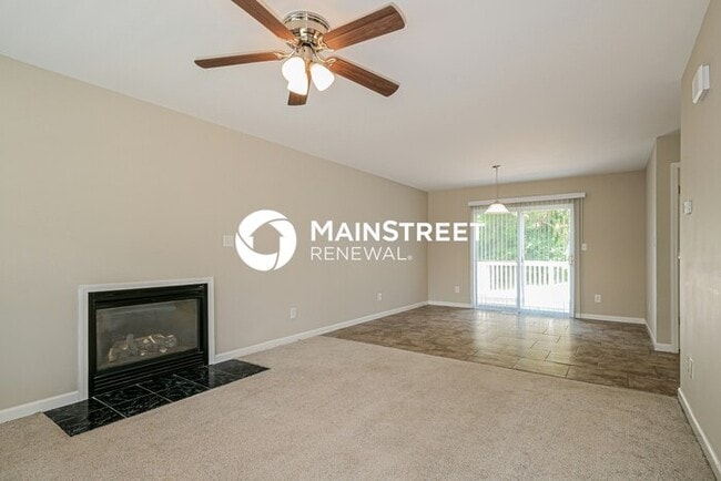 Foto del edificio - 3 Bedroom Pet-Friendly Home in Crystal Cit...