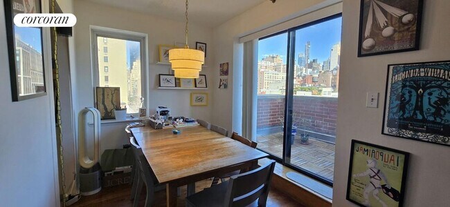 Foto del edificio - 225 8th Ave