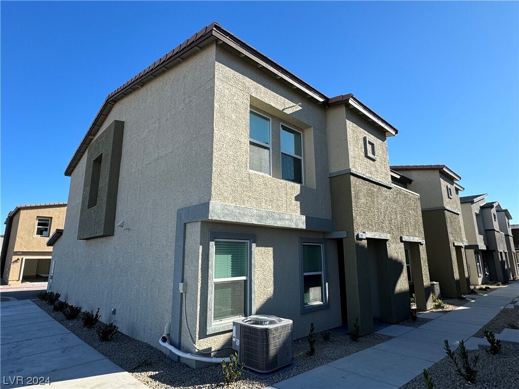 Primary Photo - 9917 Marigold Hills St