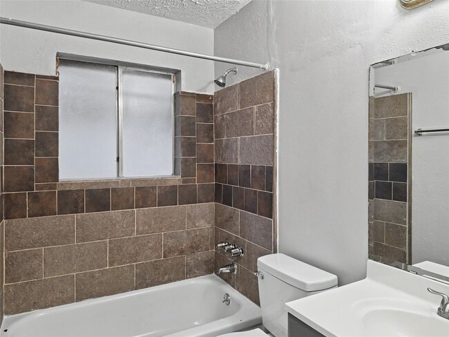 Building Photo - 4211 Falcon Meadow Dr