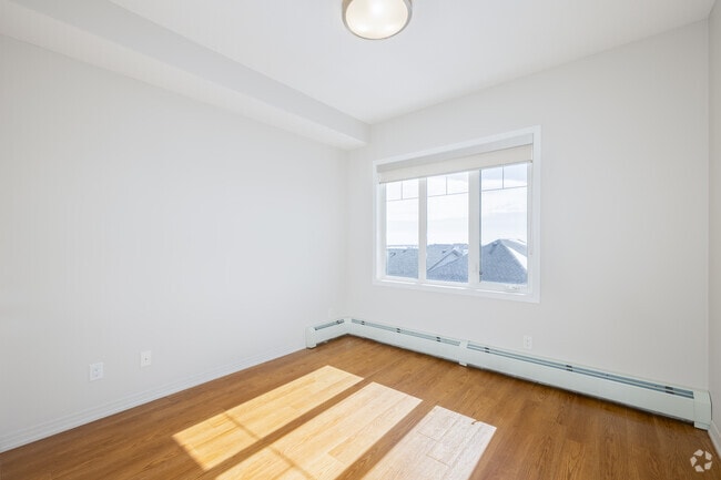 1BD, 1BA - 650SF - 1st Bedroom - Beacon Heights Apartments
