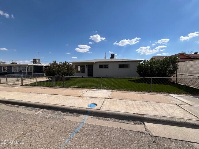 Building Photo - 6138 Taos Dr