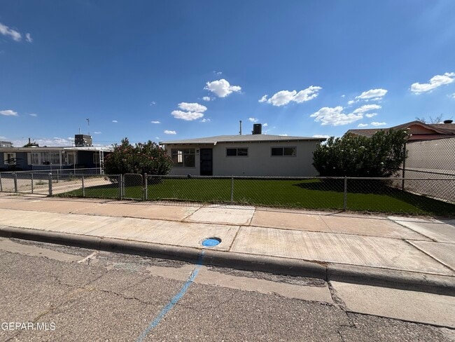 Foto del edificio - 6138 Taos Dr