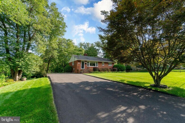 Foto del edificio - 6805 Glenmont St
