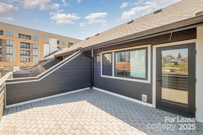 Building Photo - 1225 Minter Pl