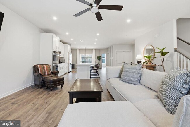 Foto del edificio - 44617 Wolfhound Sq