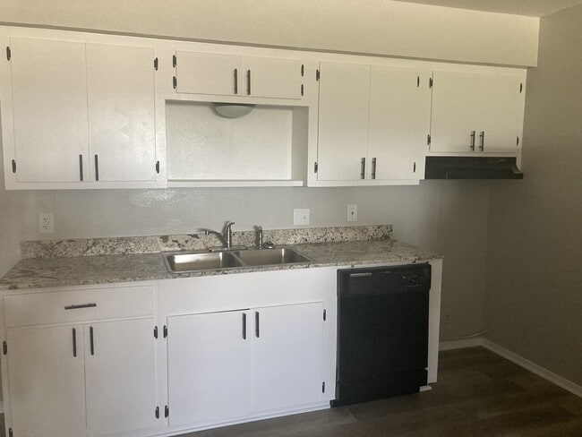 Building Photo - JR APARTMENTS