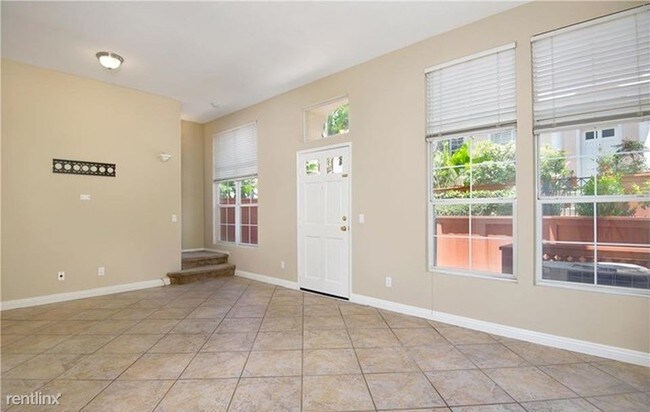 Building Photo - 3 br, 2.5 bath  - 1086 S Rossano Way