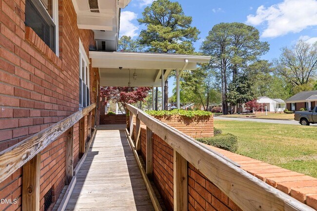 Foto del edificio - 1114 S 2nd St