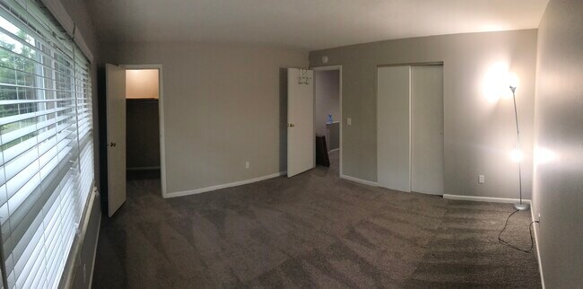 Dormitorio principal con vestidor 14x14 - 20 Locust Street