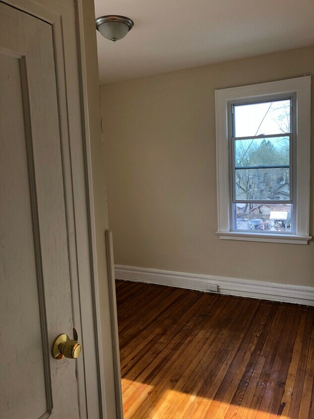 Foto del edificio - 580 Lyons Avenue, Unit 6