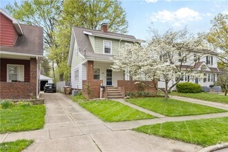 Building Photo - 2580 Whitelaw St