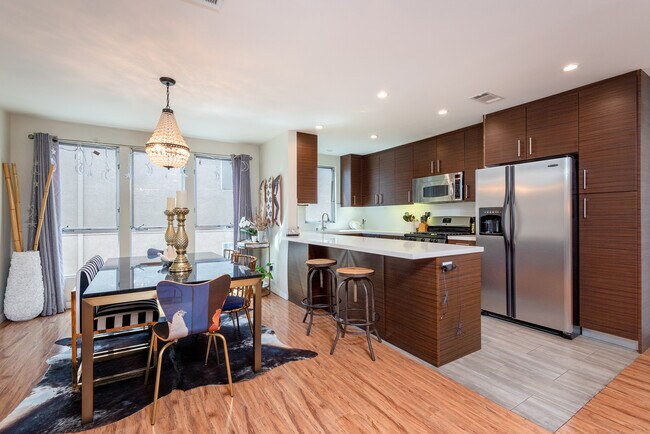 Foto del edificio - 1620 Malcolm Ave