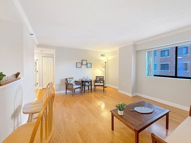 Building Photo - 15 N Beacon St