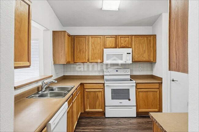 Building Photo - 1505 S 81st Dr