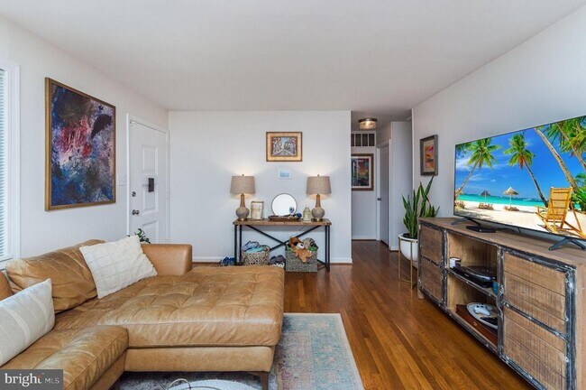 Foto del edificio - 6403 Wilcox Ct