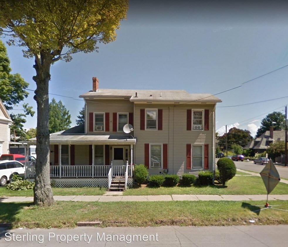 Foto principal - 470 W 1st St