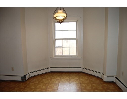 Building Photo - 11 Pleasant St