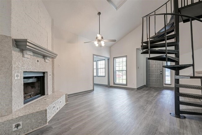 Building Photo - 940 Somercotes Ln