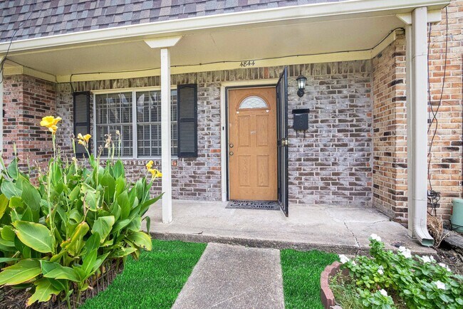 Foto del edificio - 4844 Milwee St