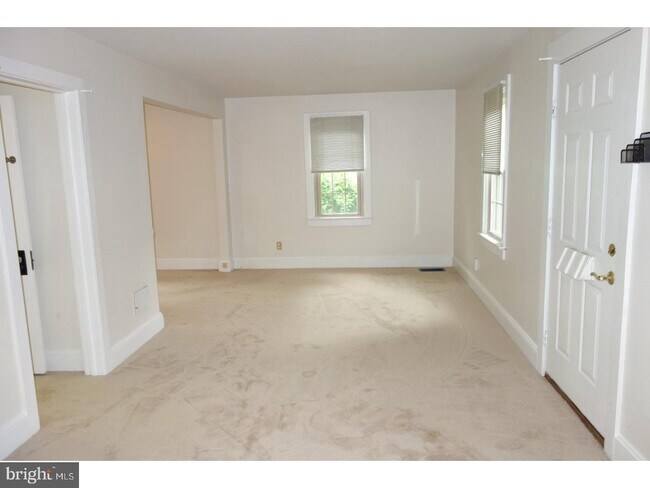 Building Photo - 220 Maiden Ln