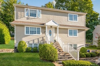 Building Photo - 10 Lee Gray Ct