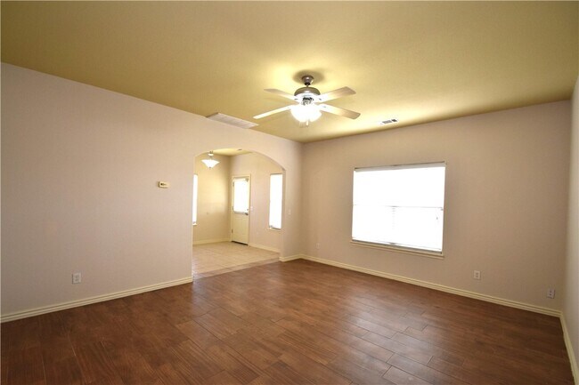 Building Photo - 5005 SW Fieldstone Blvd