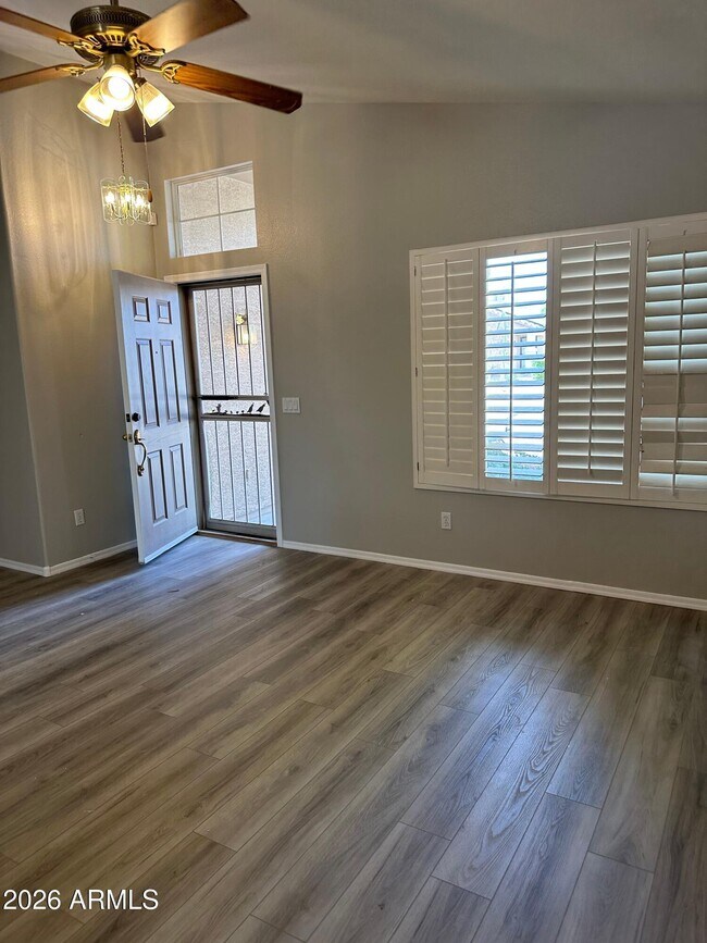 Foto del edificio - 15345 W Evans Dr