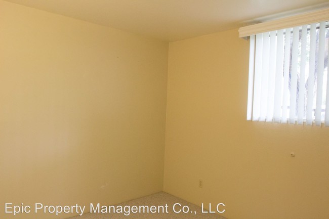 Building Photo - 1182 Foothill Dr