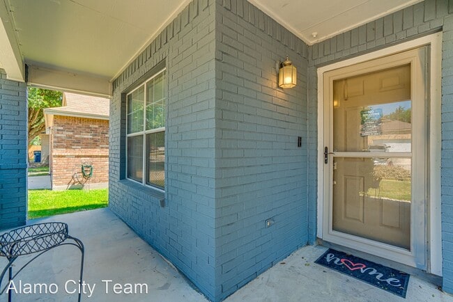 Foto del edificio - 5 br, 2.5 bath House - 124 Foxglove