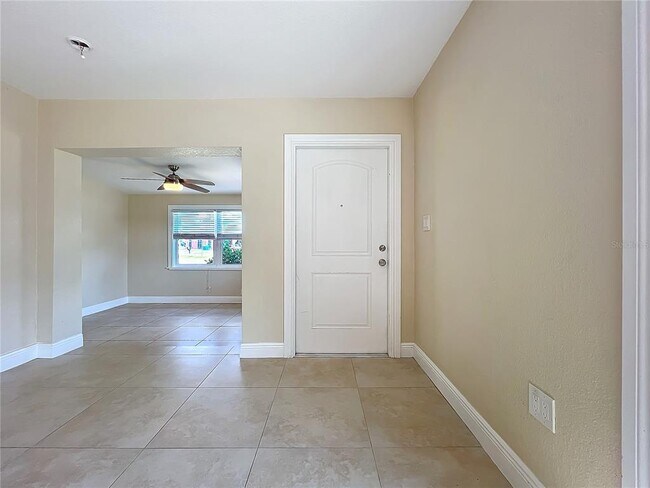 Foto del edificio - 21402 Meehan Ave