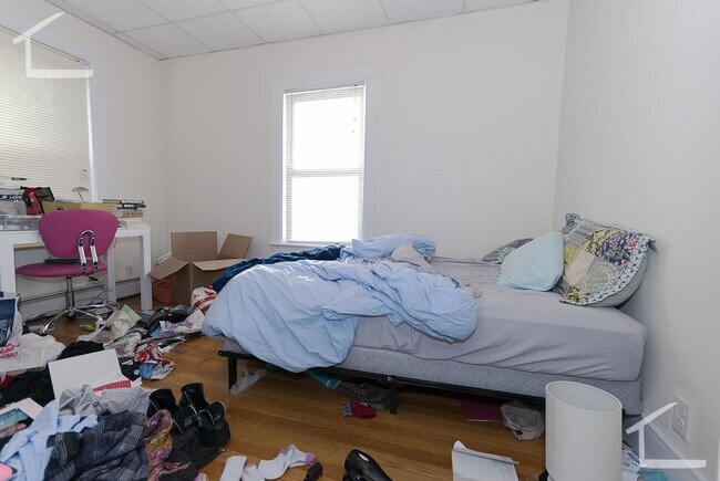 Foto del edificio - HOT ALLSTON LISTING!!!!