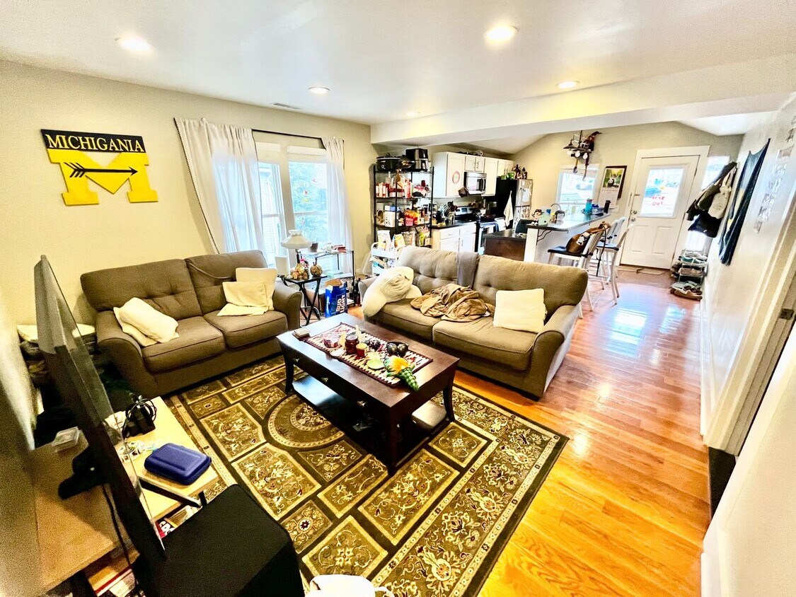 539 Packard St Unit 04, Ann Arbor, MI 48104 Room for Rent in Ann