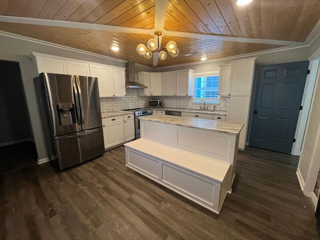 Building Photo - 5501 St Elmo Ave